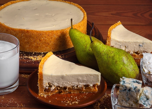 Чизкейк з грушею та сиром Дор блю